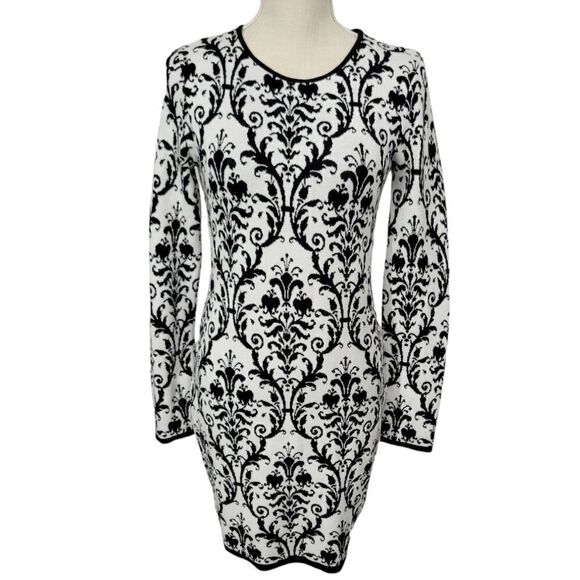 Neiman Marcus knit long sleeve dress - Picture 1 of 9